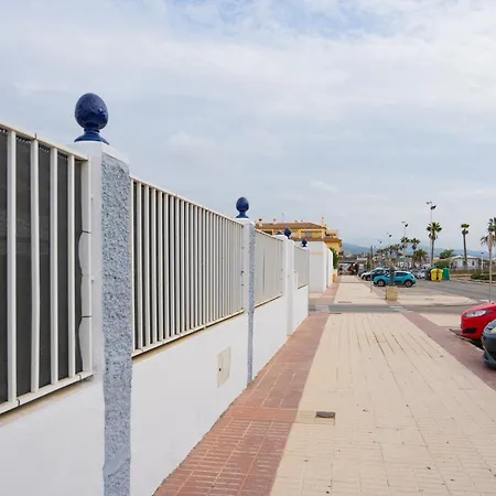 A&n Beachfront Terrace House On The Promenade